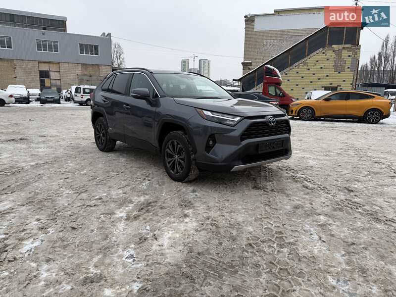 Внедорожник / Кроссовер Toyota RAV4 2022 в Киеве