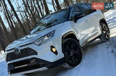 Внедорожник / Кроссовер Toyota RAV4 2018 в Киеве