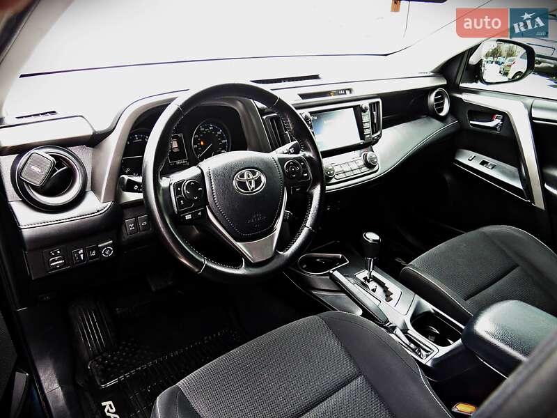 Внедорожник / Кроссовер Toyota RAV4 2017 в Черкассах фото 5 Внедорожник / Кроссовер Toyota RAV4 2017 в Черкассах