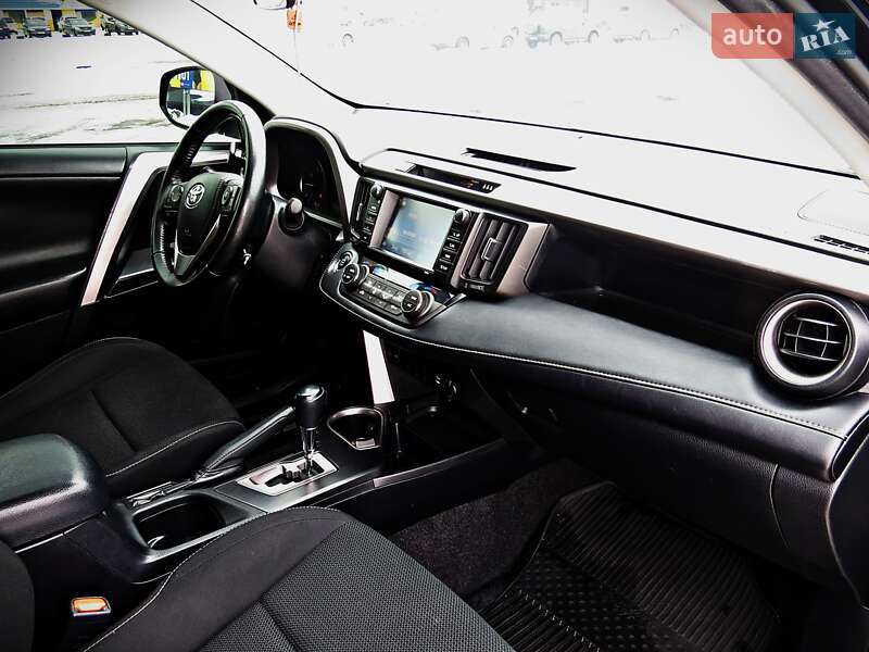 Внедорожник / Кроссовер Toyota RAV4 2017 в Черкассах фото 18 Внедорожник / Кроссовер Toyota RAV4 2017 в Черкассах