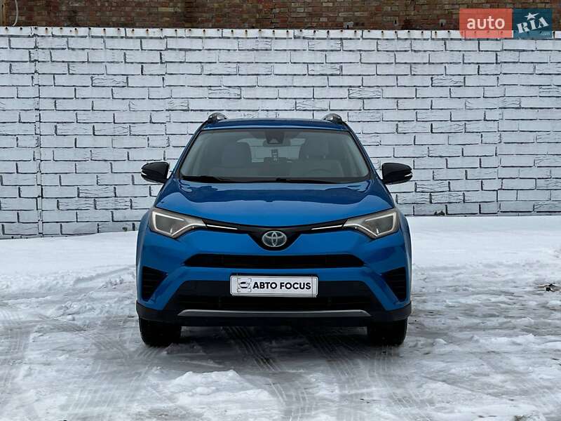 Внедорожник / Кроссовер Toyota RAV4 2018 в Киеве