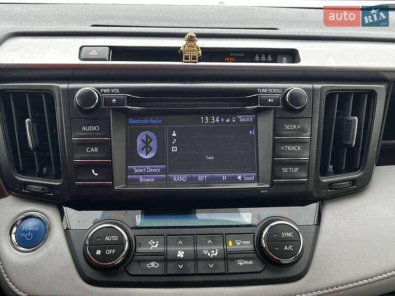 Внедорожник / Кроссовер Toyota RAV4 2018 в Киеве