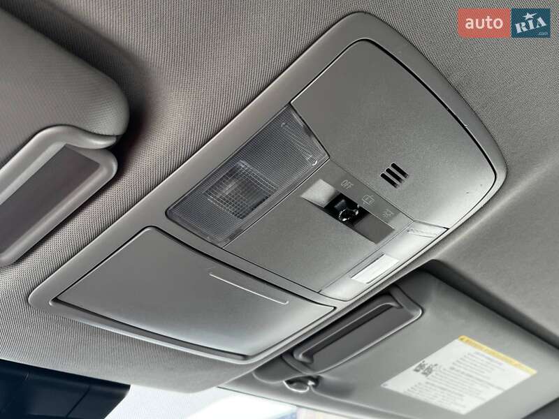 Внедорожник / Кроссовер Toyota RAV4 2018 в Киеве