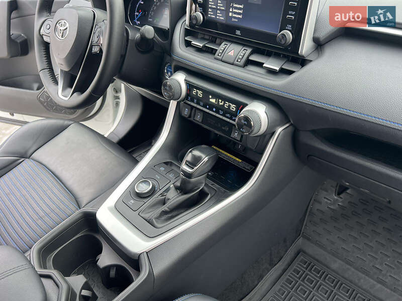 Внедорожник / Кроссовер Toyota RAV4 2020 в Киеве фото 26 Внедорожник / Кроссовер Toyota RAV4 2020 в Киеве
