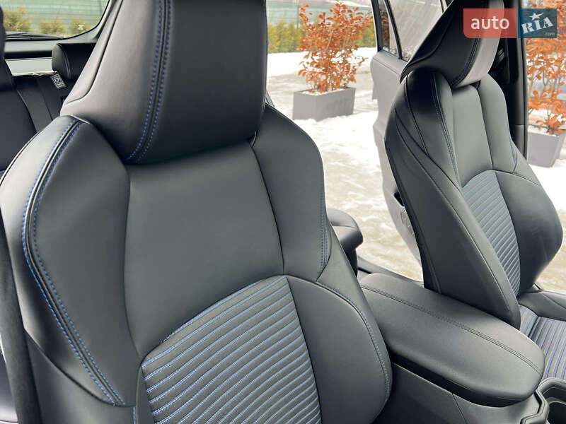 Внедорожник / Кроссовер Toyota RAV4 2020 в Киеве фото 43 Внедорожник / Кроссовер Toyota RAV4 2020 в Киеве