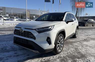 Внедорожник / Кроссовер Toyota RAV4 2022 в Киеве
