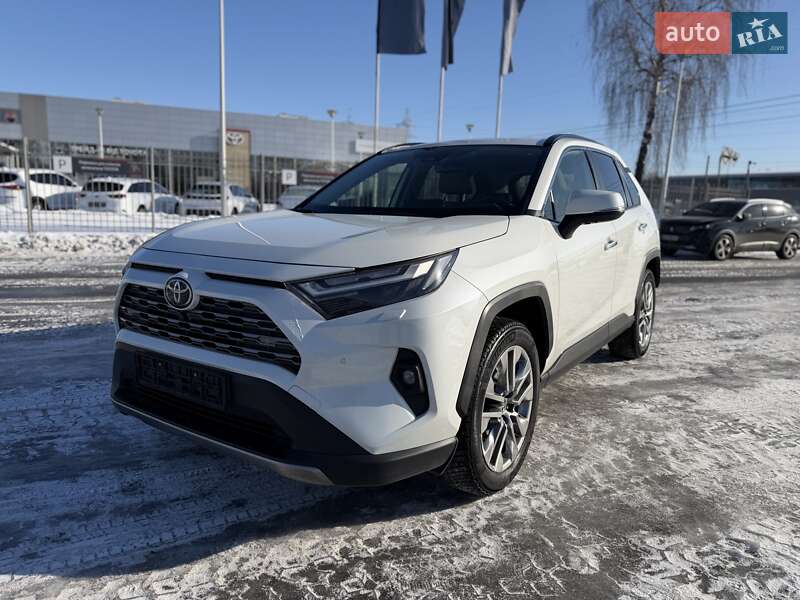 Внедорожник / Кроссовер Toyota RAV4 2022 в Киеве