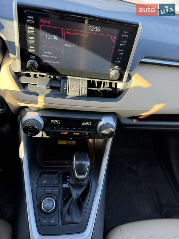 Внедорожник / Кроссовер Toyota RAV4 2022 в Киеве