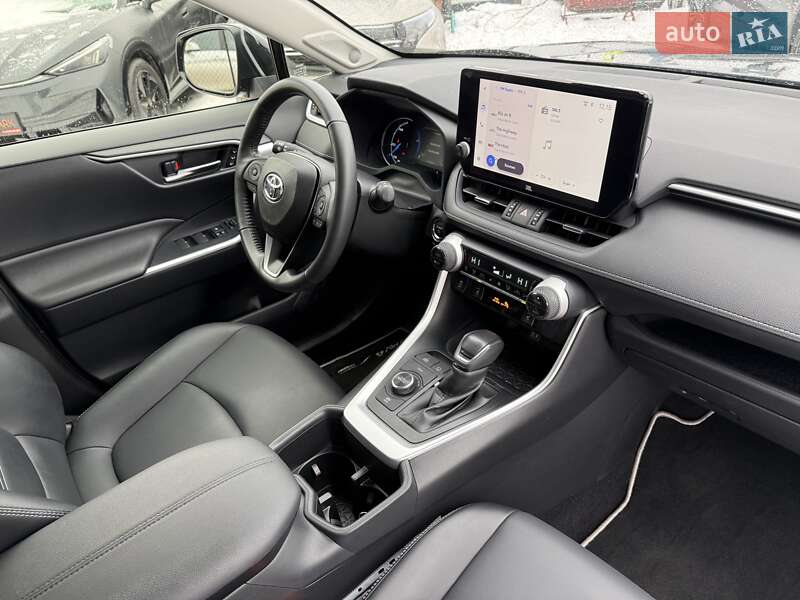 Внедорожник / Кроссовер Toyota RAV4 2023 в Киеве