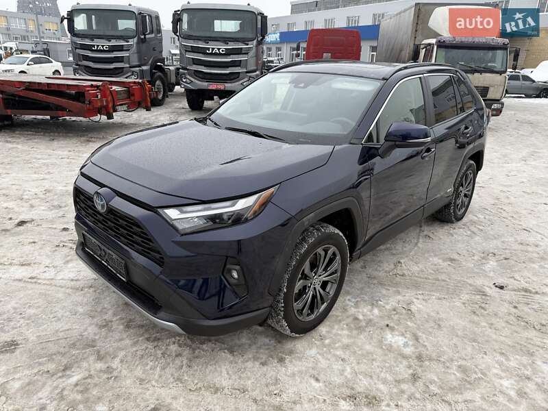 Внедорожник / Кроссовер Toyota RAV4 2023 в Киеве