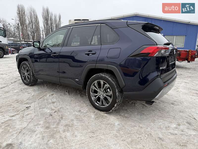 Внедорожник / Кроссовер Toyota RAV4 2023 в Киеве