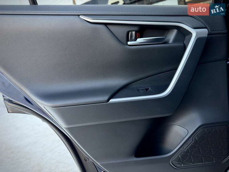 Внедорожник / Кроссовер Toyota RAV4 2019 в Киеве фото 28 Внедорожник / Кроссовер Toyota RAV4 2019 в Киеве