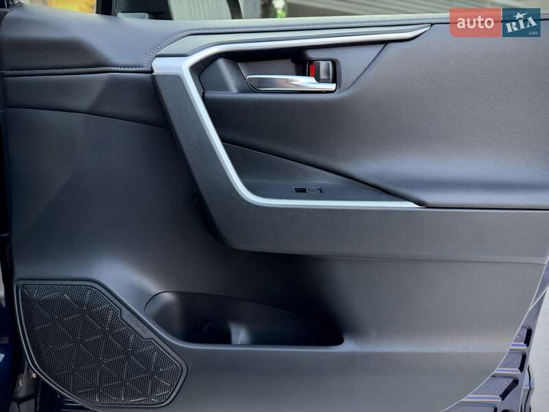 Внедорожник / Кроссовер Toyota RAV4 2019 в Киеве фото 32 Внедорожник / Кроссовер Toyota RAV4 2019 в Киеве