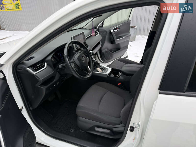Внедорожник / Кроссовер Toyota RAV4 2019 в Днепре фото 13 Внедорожник / Кроссовер Toyota RAV4 2019 в Днепре