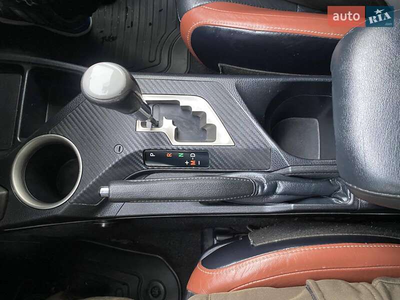 Внедорожник / Кроссовер Toyota RAV4 2013 в Житомире