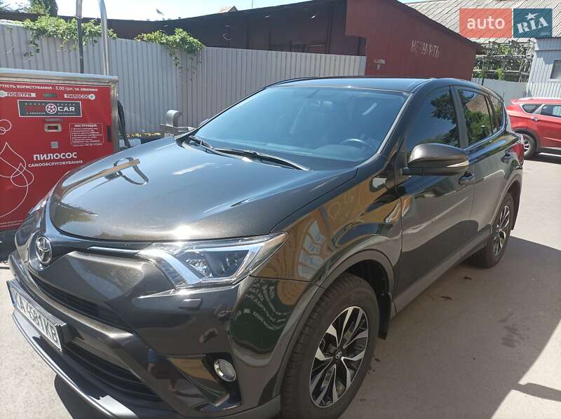 Внедорожник / Кроссовер Toyota RAV4 2018 в Киеве фото 22 Внедорожник / Кроссовер Toyota RAV4 2018 в Киеве