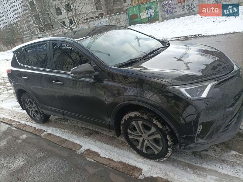 Внедорожник / Кроссовер Toyota RAV4 2018 в Киеве фото 36 Внедорожник / Кроссовер Toyota RAV4 2018 в Киеве