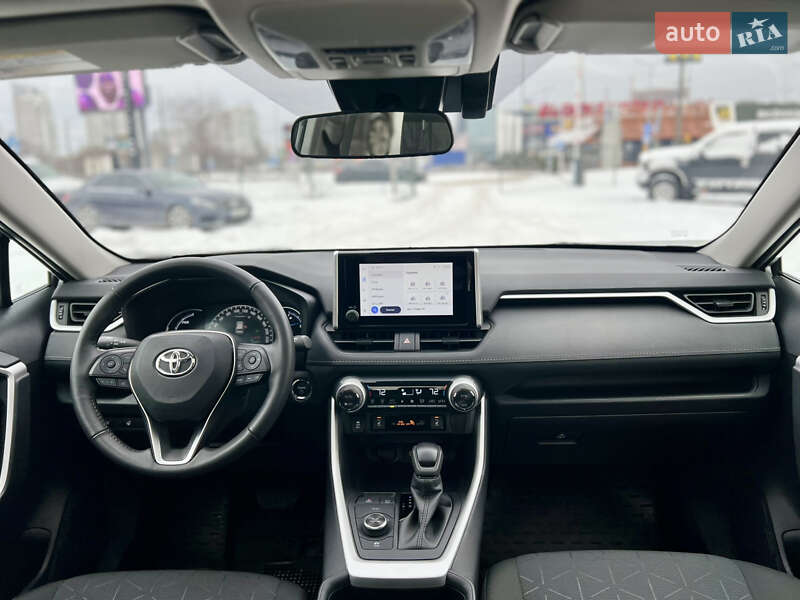 Внедорожник / Кроссовер Toyota RAV4 2024 в Киеве