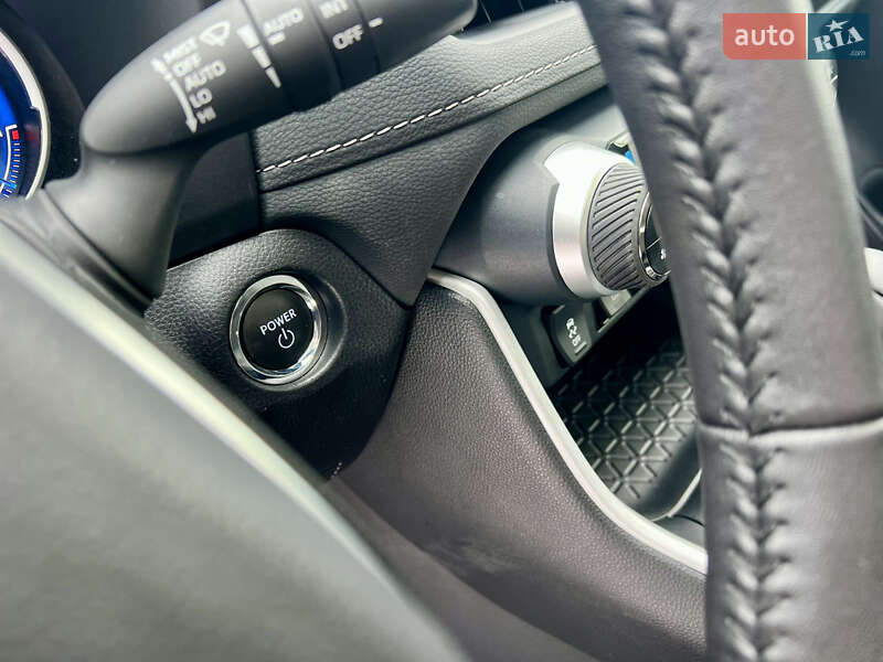 Внедорожник / Кроссовер Toyota RAV4 2024 в Киеве