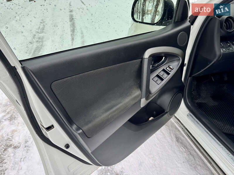 Внедорожник / Кроссовер Toyota RAV4 2010 в Киеве фото 18 Внедорожник / Кроссовер Toyota RAV4 2010 в Киеве