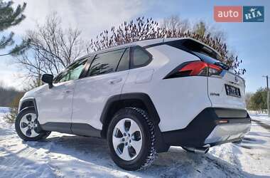 Внедорожник / Кроссовер Toyota RAV4 2021 в Ровно