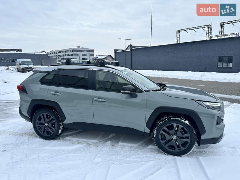 Позашляховик / Кросовер Toyota RAV4 2022 в Івано-Франківську