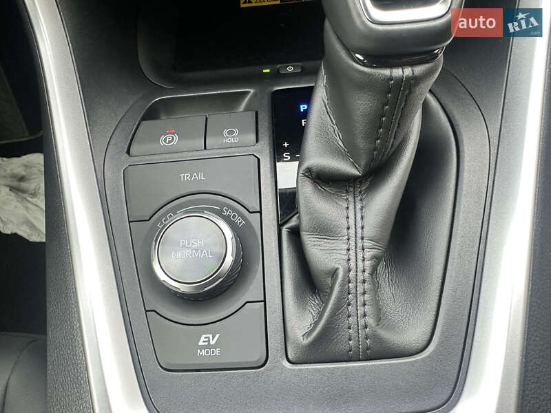 Позашляховик / Кросовер Toyota RAV4 2022 в Івано-Франківську