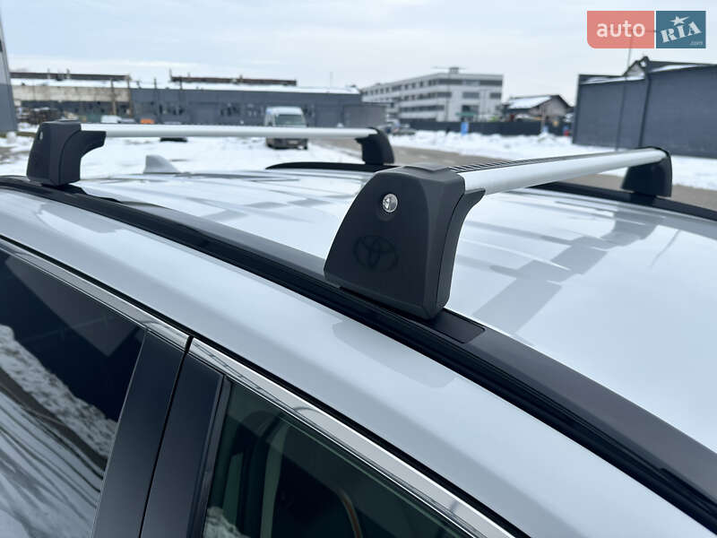 Позашляховик / Кросовер Toyota RAV4 2022 в Івано-Франківську