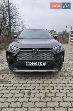 Позашляховик / Кросовер Toyota RAV4 2020 в Ужгороді