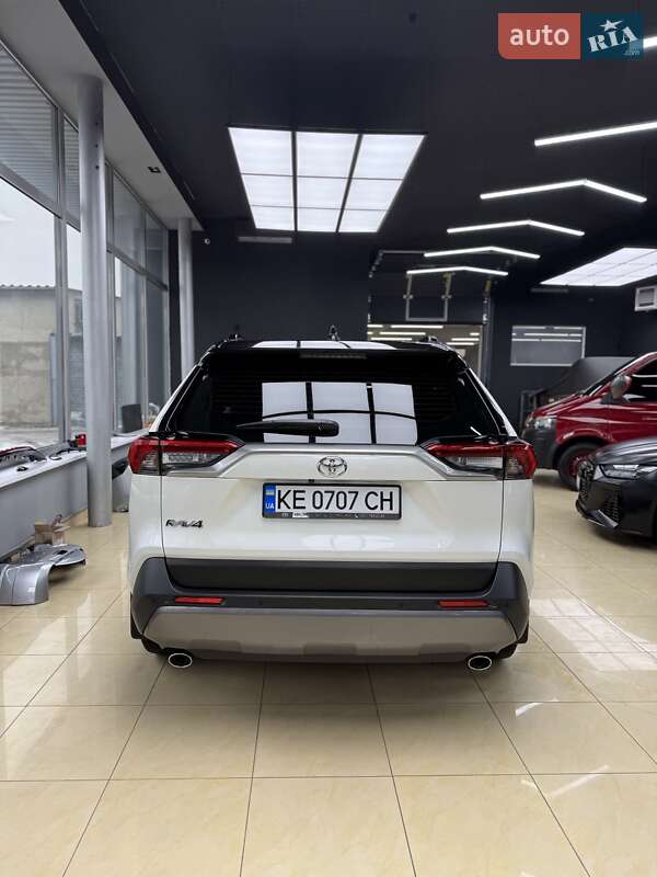 Позашляховик / Кросовер Toyota RAV4 2020 в Дніпрі