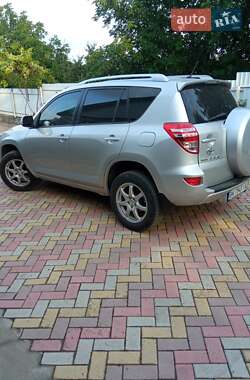 Внедорожник / Кроссовер Toyota RAV4 2010 в Немирове