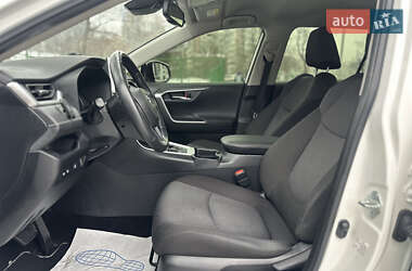 Внедорожник / Кроссовер Toyota RAV4 2020 в Харькове