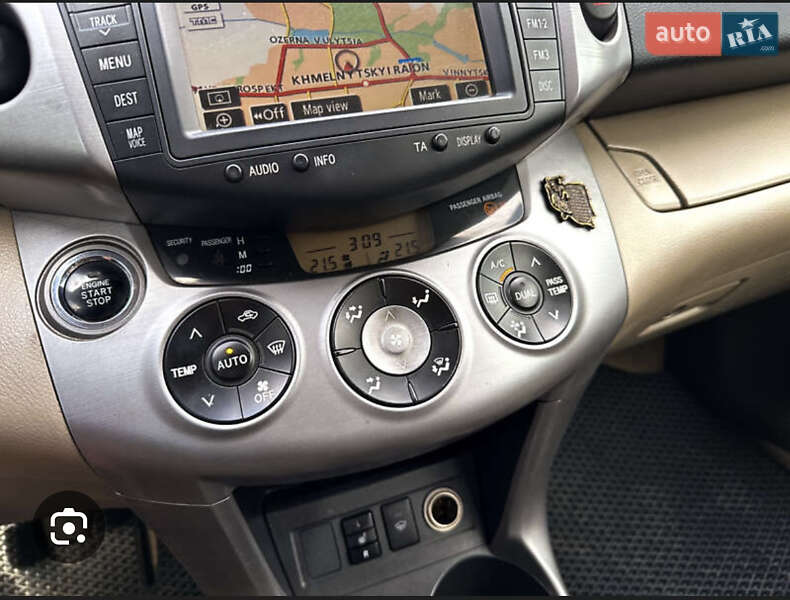 Внедорожник / Кроссовер Toyota RAV4 2006 в Хмельницком