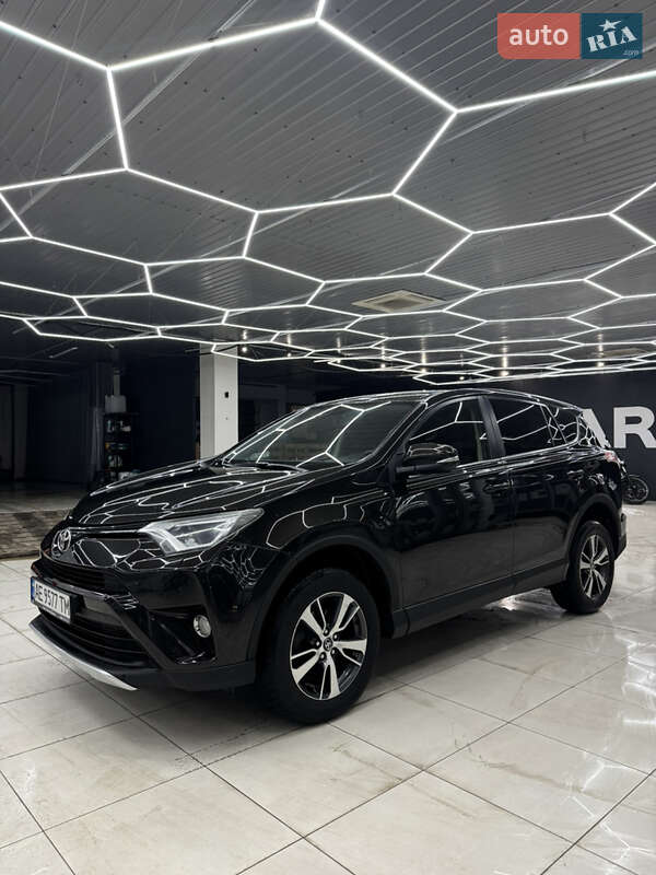 Внедорожник / Кроссовер Toyota RAV4 2016 в Днепре