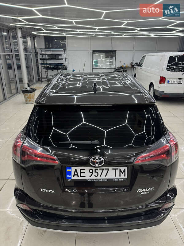 Внедорожник / Кроссовер Toyota RAV4 2016 в Днепре