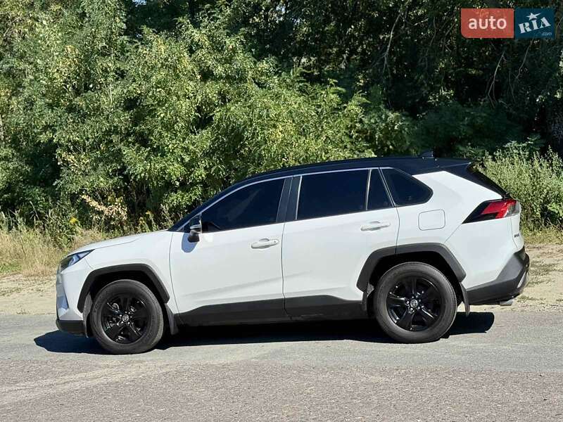 Внедорожник / Кроссовер Toyota RAV4 2019 в Харькове