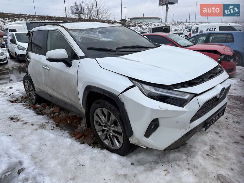 Внедорожник / Кроссовер Toyota RAV4 2023 в Киеве