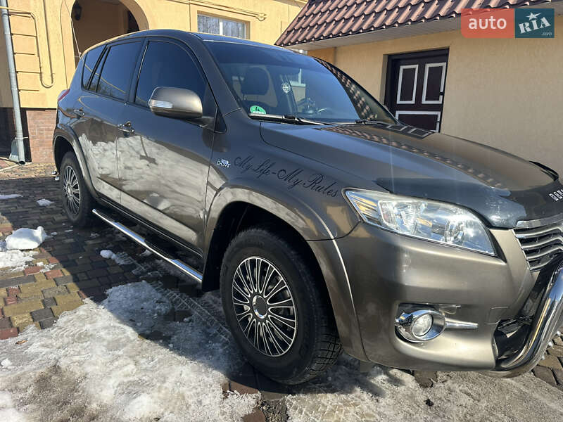 Внедорожник / Кроссовер Toyota RAV4 2010 в Тернополе