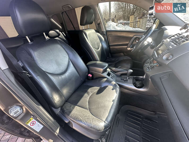 Внедорожник / Кроссовер Toyota RAV4 2010 в Тернополе