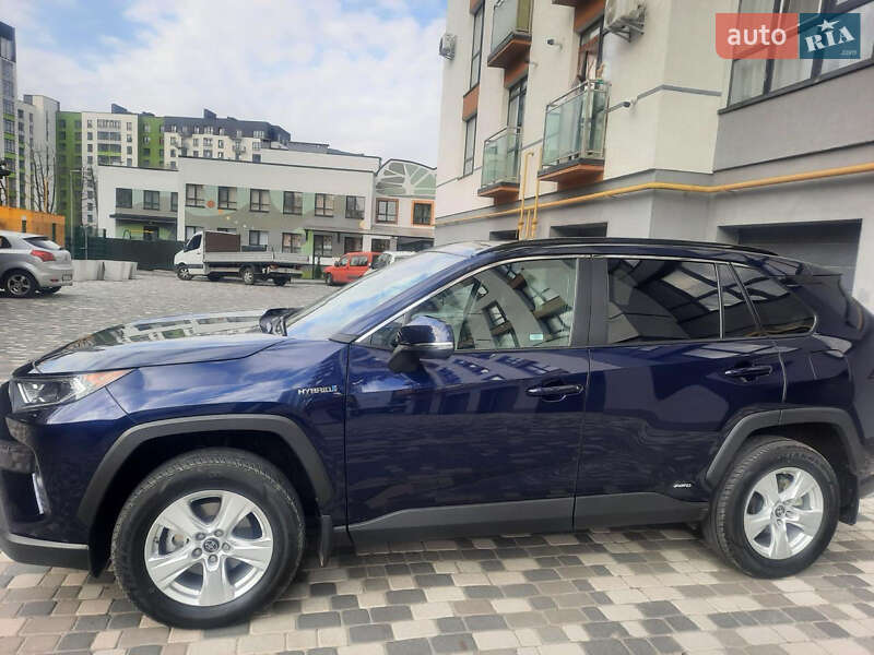 Внедорожник / Кроссовер Toyota RAV4 2019 в Ивано-Франковске