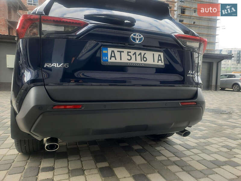 Внедорожник / Кроссовер Toyota RAV4 2019 в Ивано-Франковске