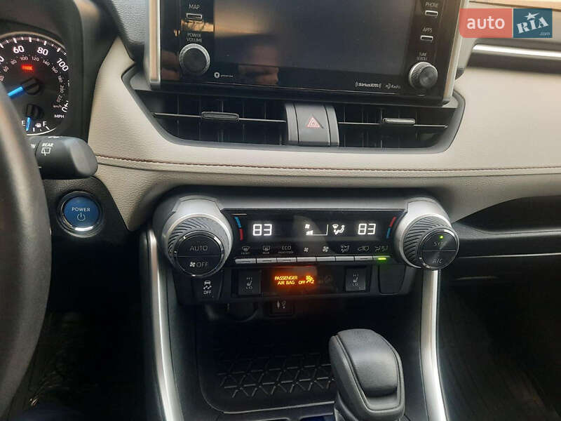 Внедорожник / Кроссовер Toyota RAV4 2019 в Ивано-Франковске
