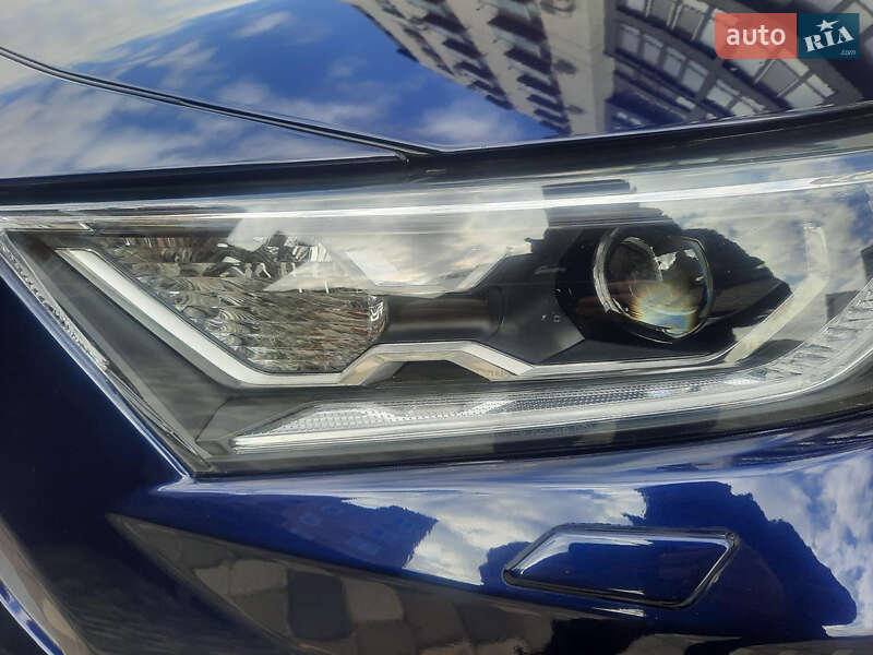 Внедорожник / Кроссовер Toyota RAV4 2019 в Ивано-Франковске