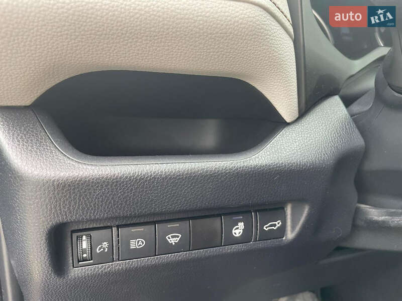 Внедорожник / Кроссовер Toyota RAV4 2019 в Ивано-Франковске