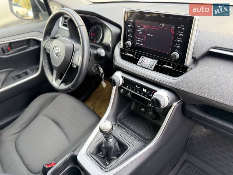Внедорожник / Кроссовер Toyota RAV4 2019 в Киеве