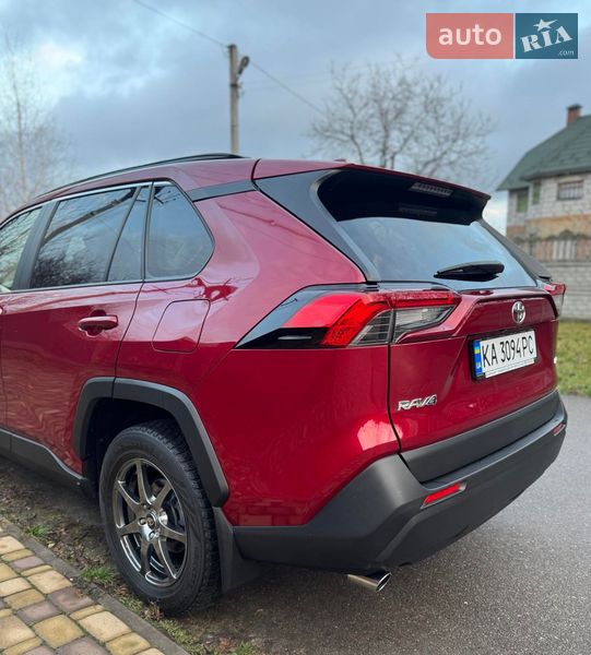 Внедорожник / Кроссовер Toyota RAV4 2018 в Киеве