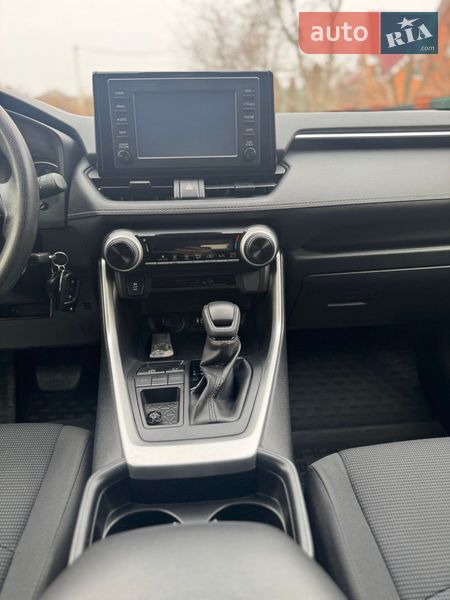 Внедорожник / Кроссовер Toyota RAV4 2018 в Киеве