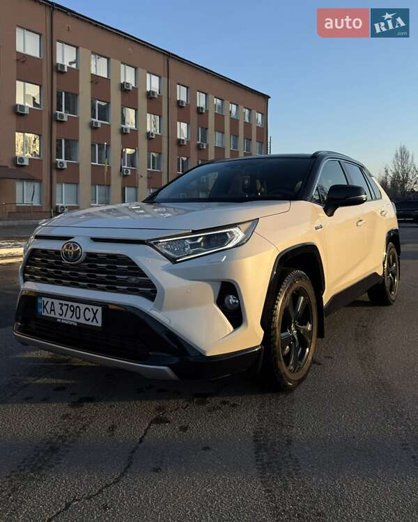 Toyota RAV4 2021