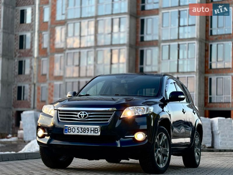 Внедорожник / Кроссовер Toyota RAV4 2011 в Тернополе