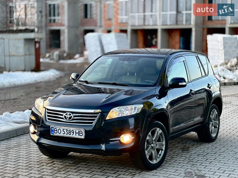 Внедорожник / Кроссовер Toyota RAV4 2011 в Тернополе